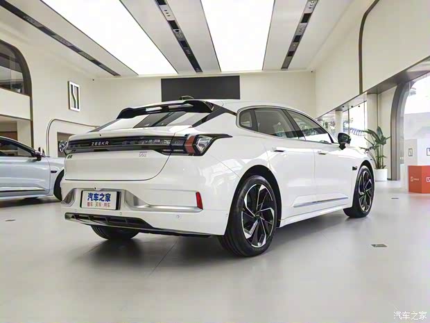 极氪 ZEEKR 001 2022款 长续航双电机 WE版