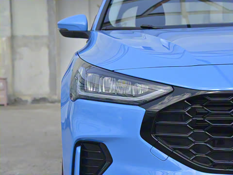 2022款 三厢 EcoBoost 180 自动竞速版 2022款 三厢 EcoBoost 180 自动竞速版