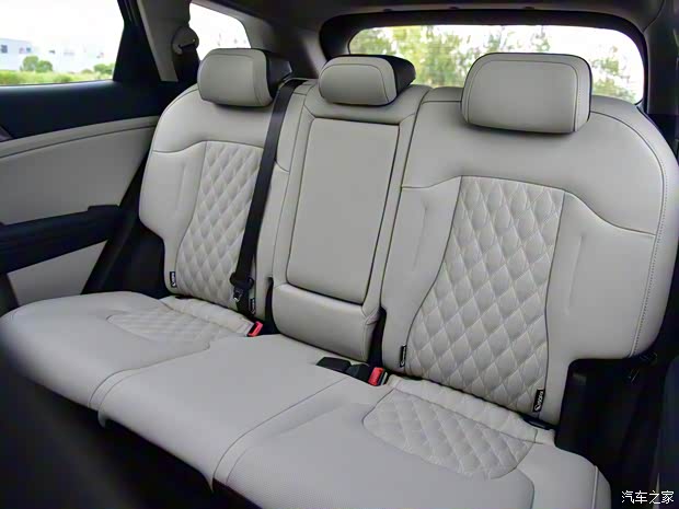 悦达起亚 狮铂拓界 2023款 2.0L HEV 两驱旗舰版 悦达起亚 狮铂拓界 2023款 2.0L HEV 两驱旗舰版