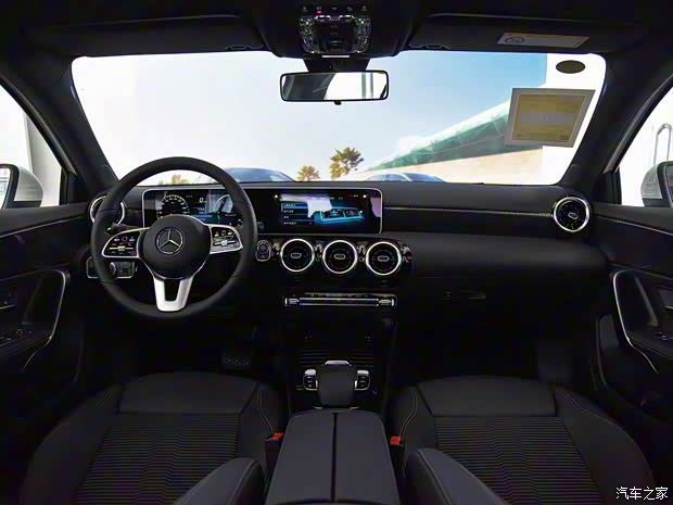 奔驰(进口) 奔驰A级(进口) 2019款 A 200 动感型 奔驰(进口) 奔驰A级(进口) 2019款 A 200 动感型