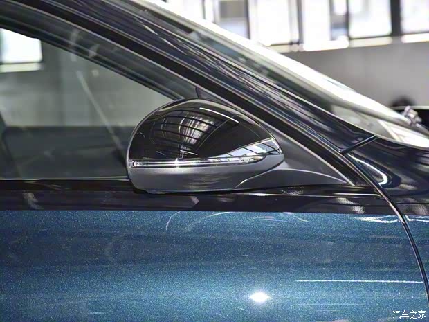 北京奔驰 奔驰C级 2022款 C 260 L 运动皓夜版