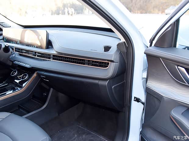 星途 星途追风ET-i 2022款 1.5TCI-DHT 105KM乘风起版