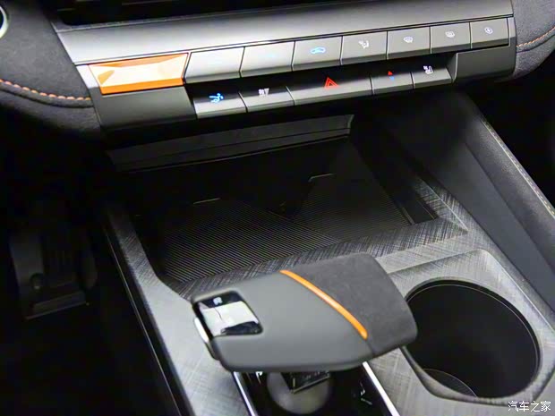 長(zhǎng)安汽車 長(zhǎng)安UNI-V 2022款 2.0T 運(yùn)動(dòng)版