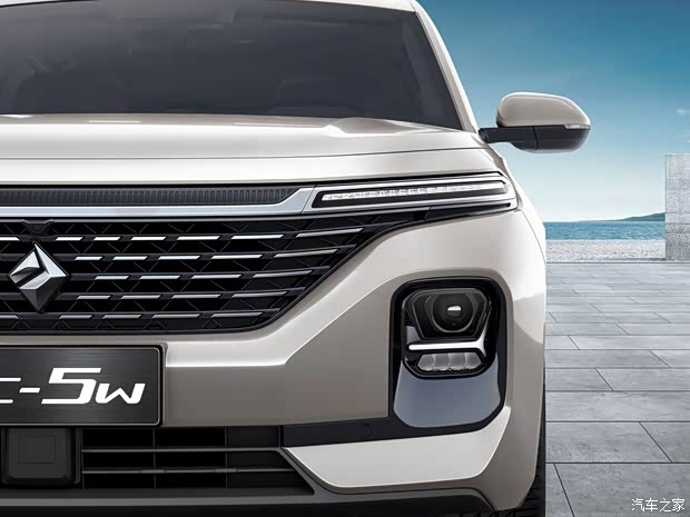 上汽通用五菱 新宝骏RC-5 2020款 RC-5W 基本型 上汽通用五菱 新宝骏RC-5 2020款 RC-5W 基本型