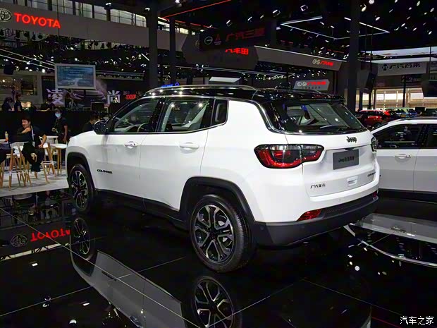 广汽菲克Jeep 指南者 2021款 220T 自动豪华型 广汽菲克Jeep 指南者 2021款 220T 自动豪华型