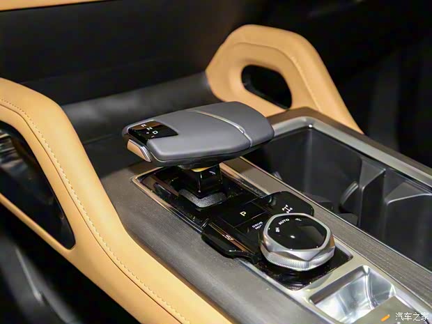 長(zhǎng)安汽車 長(zhǎng)安覽拓者 2023款 2.0T自動(dòng)四驅(qū)汽油旗艦型標(biāo)箱