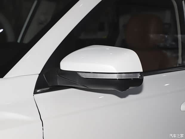 悦达起亚 智跑 2023款 2.0L 基本型