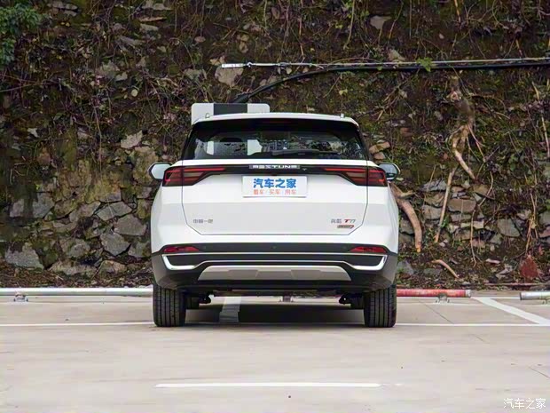 一汽奔騰 奔騰T77 2022款 基本型