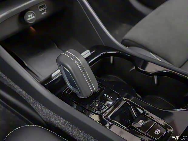 沃爾沃亞太 沃爾沃XC40 2020款 T4 四驅(qū)智雅運(yùn)動(dòng)版