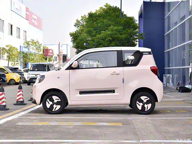 北京汽车制造厂 元宝 2022款 悦萌版 北京汽车制造厂 元宝 2022款 悦萌版