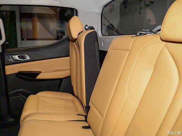 長(zhǎng)安汽車 長(zhǎng)安覽拓者 2023款 2.0T自動(dòng)四驅(qū)汽油旗艦型標(biāo)箱