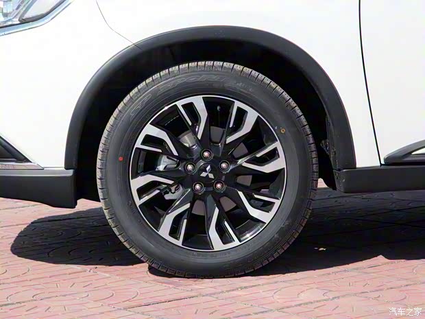 廣汽三菱 歐藍(lán)德 2020款 2.0L 兩驅(qū)暢享版 5座