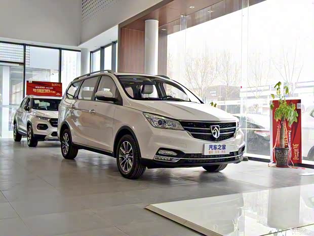 上汽通用五菱 寶駿730 2019款 1.5T CVT旗艦版