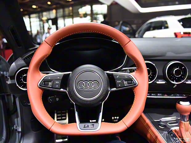 奥迪(进口) 奥迪TT 2019款 TT Roadster 45 TFSI quattro 奥迪(进口) 奥迪TT 2019款 TT Roadster 45 TFSI quattro