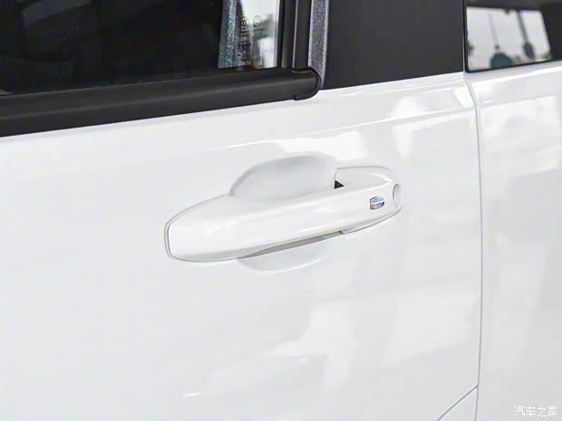 上汽大通 上汽大通MAXUS 新途V70 2023款 2.0T柴油手動精英版5/6座 93kW