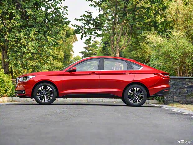 上汽通用五菱 新宝骏RC-6 2019款 1.5T CVT 24小时在线旗舰型