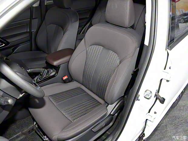 廣汽乘用車(chē) 傳祺GS4 2018款 200T 手動(dòng)兩驅(qū)舒適版