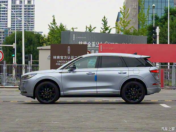 長安林肯 冒險(xiǎn)家 2022款 2.0T 兩驅(qū)阿拉斯加冰川限量版