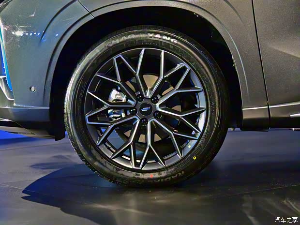 长安汽车 长安欧尚Z6新能源 2022款 混动 基本型