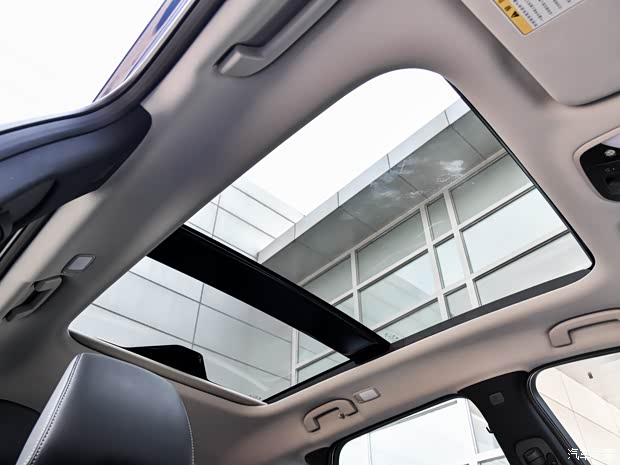 东风英菲尼迪 英菲尼迪QX50 2018款 2.0T 两驱菁英版 东风英菲尼迪 英菲尼迪QX50 2018款 2.0T 两驱菁英版