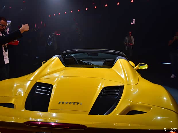 法拉利 法拉利F8 2020款 Spider 3.9T V8