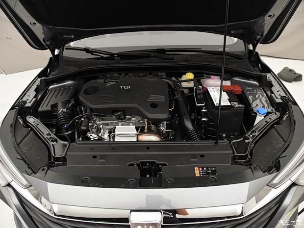 上汽集团 荣威i6 MAX 2020款 300TGI 自动顶配