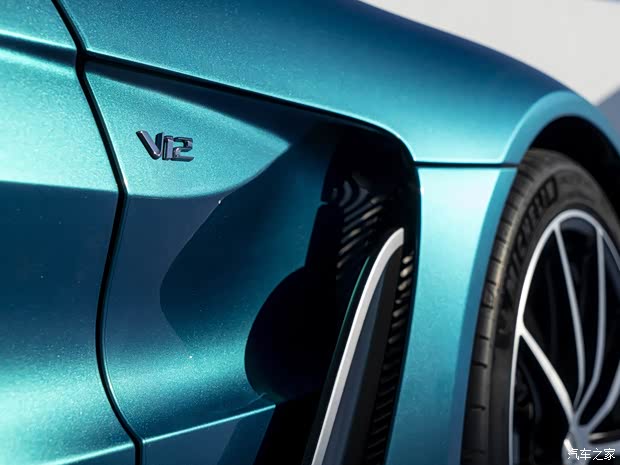 阿斯頓·馬丁 V12 Vantage 2022款 Roadster
