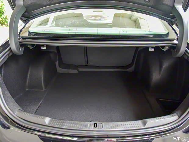上汽通用别克 君越 2021款 552T 豪华型
