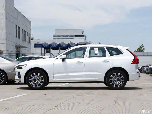 沃爾沃亞太 沃爾沃XC60 2023款 B5 四驅(qū)智遠(yuǎn)豪華版