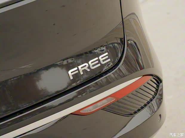 岚图汽车 岚图FREE 2021款 两驱纯电城市版 岚图汽车 岚图FREE 2021款 两驱纯电城市版