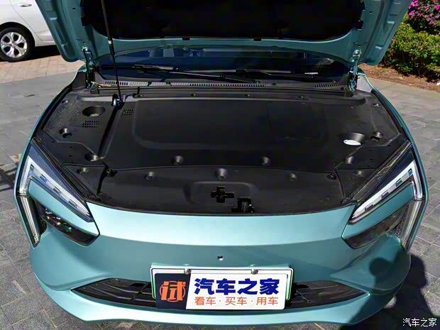 雷诺 江铃集团 羿 2021款 450km 光耀豪华 双电机版 雷诺 江铃集团 羿 2021款 450km 光耀豪华 双电机版