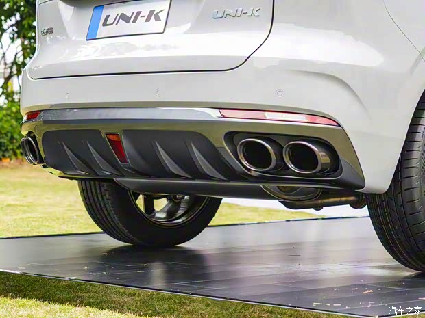 長(zhǎng)安汽車 長(zhǎng)安UNI-K 2021款 UNI量產(chǎn)版