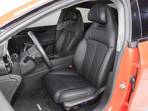 零跑汽车 零跑C01 2022款 四驱双电机性能版 零跑汽车 零跑C01 2022款 四驱双电机性能版