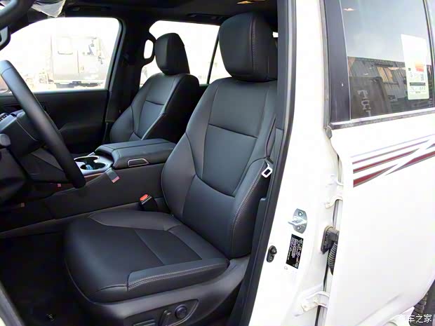 丰田(进口) 兰德酷路泽(进口) 2022款 3.4T 中东版 丰田(进口) 兰德酷路泽(进口) 2022款 3.4T 中东版