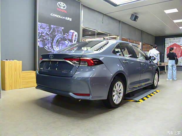 一汽豐田 卡羅拉 2019款 雙擎 1.8L 基本型 一汽豐田 卡羅拉 2019款 雙擎 1.8L 基本型