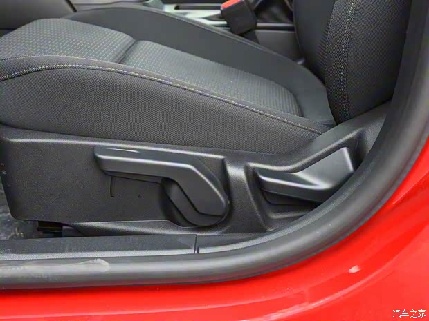 長(zhǎng)安福特 ?？怂?2019款 三廂 1.5L 手動(dòng)鋒躍型