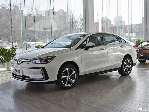 北汽新能源 北汽新能源EU5 2018款 R550 智领版 北汽新能源 北汽新能源EU5 2018款 R550 智领版