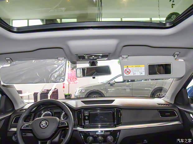 上汽斯柯达 柯米克 2018款 1.5L 自动舒适版