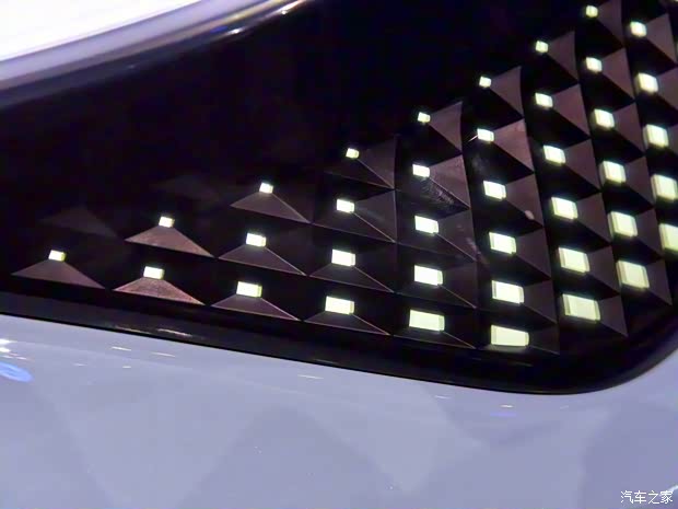 上汽通用五菱 寶駿RM-C 2019款 概念車