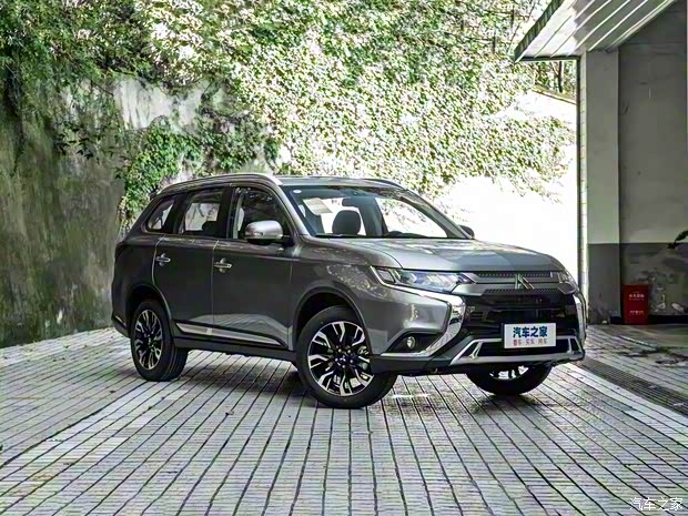 廣汽三菱 歐藍(lán)德 2020款 2.4L 四驅(qū)致享版 7座