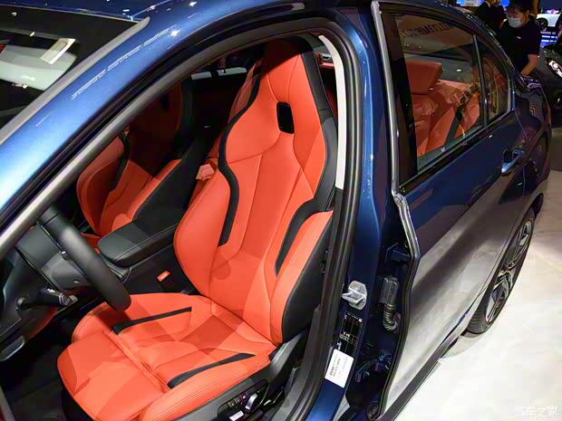 華晨寶馬 寶馬1系 2021款 125i M運(yùn)動(dòng)曜夜版