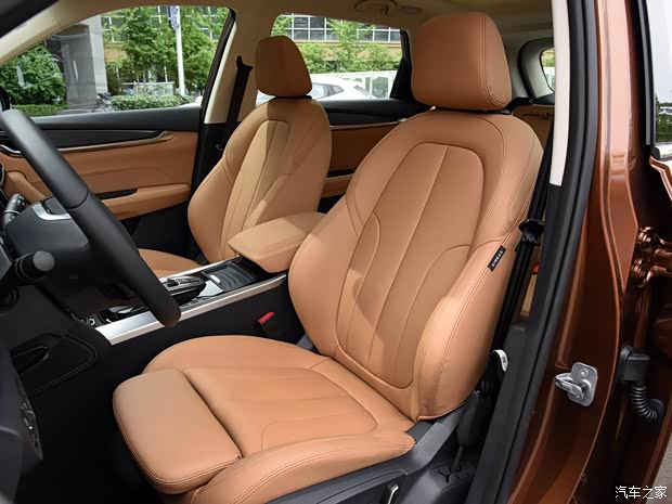 华晨中华 中华V7 2018款 280T 自动旗舰型 5座 华晨中华 中华V7 2018款 280T 自动旗舰型 5座