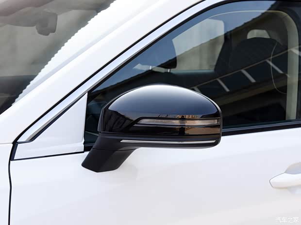 一汽奔腾 奔腾T55 2021款 中配