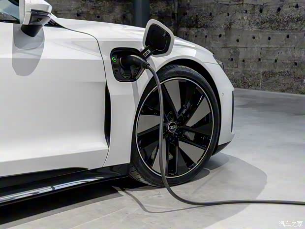 奥迪(进口) 奥迪e-tron GT 2021款 基本型 奥迪(进口) 奥迪e-tron GT 2021款 基本型