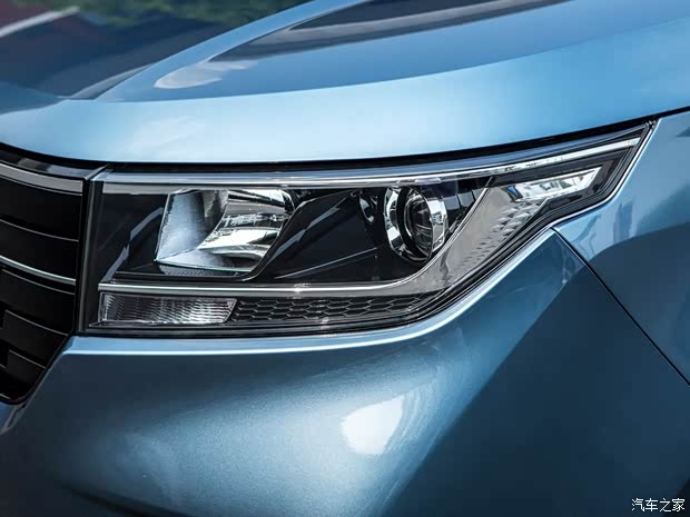 上汽通用五菱 五菱宏光 2019款 PLUS 基本型