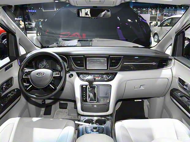 江淮汽车 瑞风M6 2019款 2.0T 尊贵型