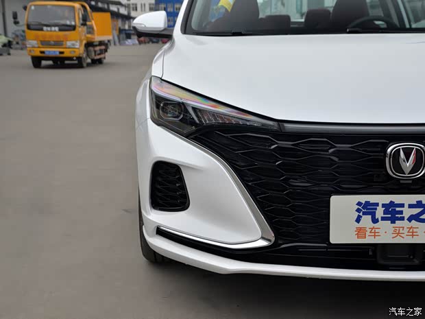 长安汽车 逸动 2021款 PLUS 蓝鲸NE 1.4T GDI DCT基本型