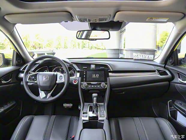 东风本田 思域 2019款 220TURBO CVT燃擎版