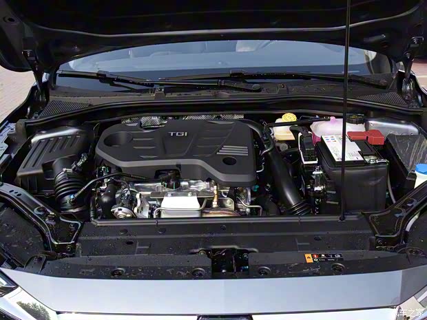 上汽集团 荣威i6 MAX 2020款 300TGI 自动爽酷版