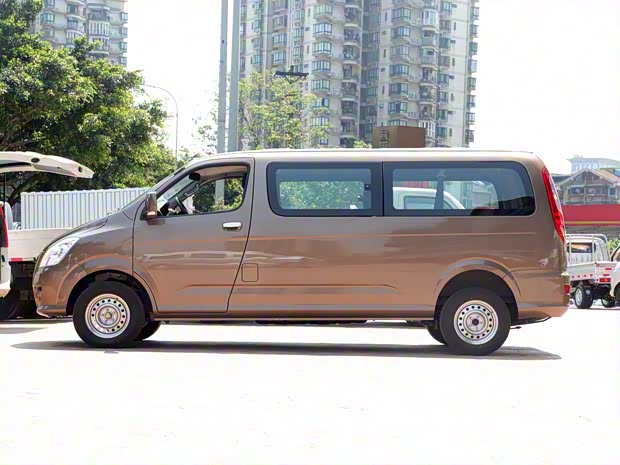 福田汽車 風(fēng)景G5 2020款 2.0L長軸平頂6座多用途乘用車1TZS